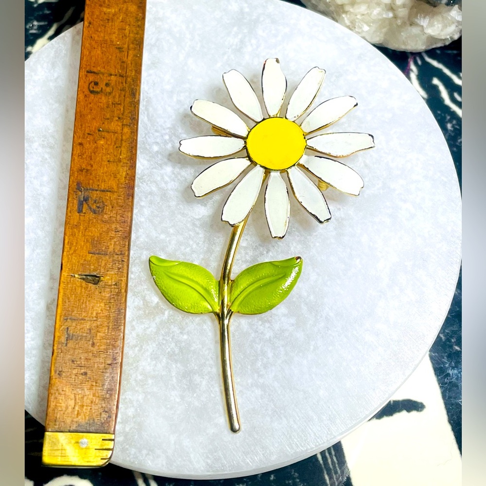 🖤 Vintage 🖤 Daisy Brooch Pin Flower Child Gold Metal Enamel Hippie ✌️Spring 🐝